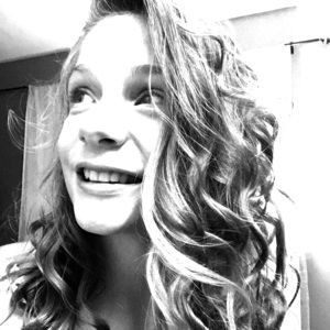 Meet your Posher, Chloe